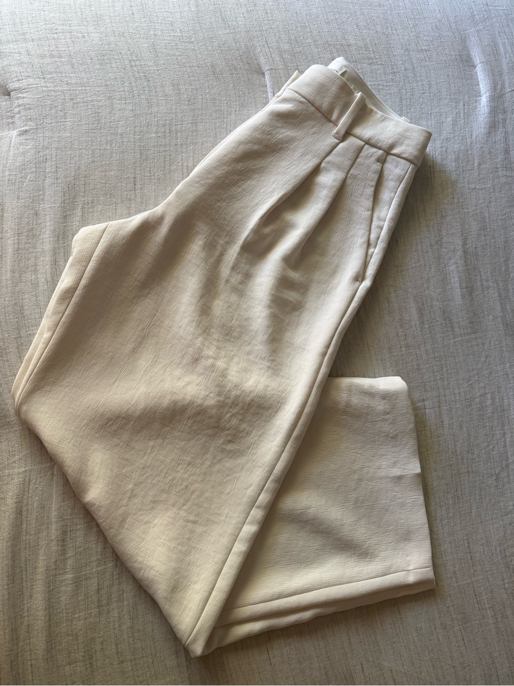 Aritzia Tailored Ankle Pants in Soft Cream